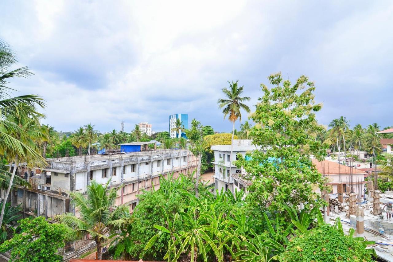 Oyo Home 81801 Akash Villa Trippapur Exterior photo